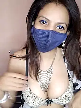 lovelyrosewifey online show from May 10, 2026, 11:37 am