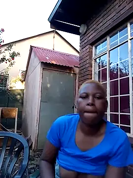 Snapshot of SweetHunDivaX_ chatting on May 1, 2026, 3:16 pm SweetHunDivaX online show from May 1, 2026, 3:16 pm