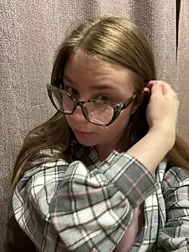 Boobsy girl online show from May 5, 2026, 10:18 pm