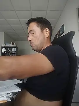 MaximilianoX2020 online show from May 19, 2026, 10:16 pm