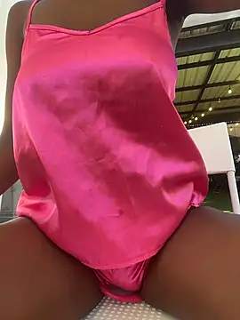 CocoaLuxeXXX online show from July 14, 2026, 1:17 pm