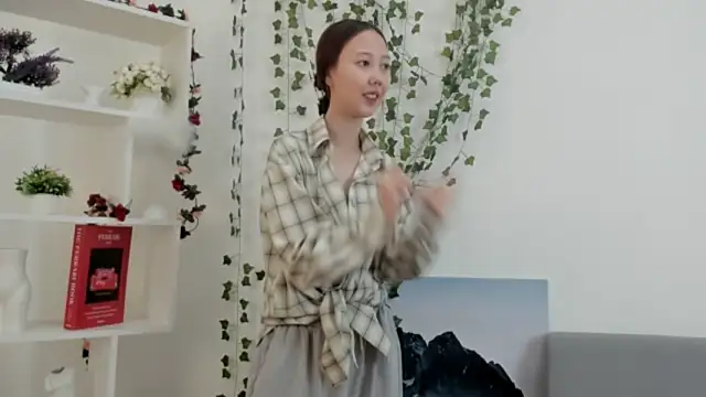 CherieAppel online show from April 21, 2026, 5:03 am