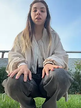 Mila Cutie online show from May 13, 2026, 3:15 am