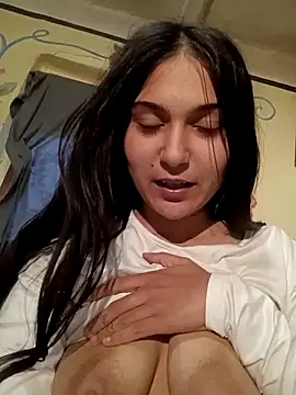 Snapshot of amira1348 chatting on April 21, 2026, 4:45 pm amira1348 online show from April 21, 2026, 4:45 pm