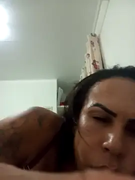 Snapshot of bonequinhalu chatting on April 21, 2026, 2:51 am bonequinhalu online show from April 21, 2026, 2:51 am