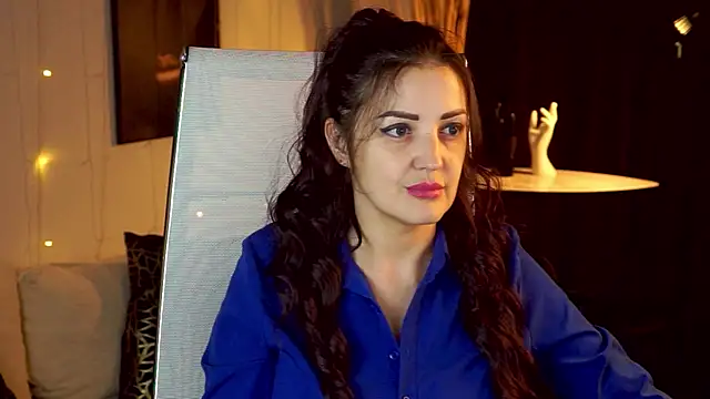 AureliaVane online show from May 22, 2026, 6:35 pm