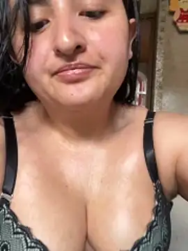 Snapshot of Lia_Watson- chatting on April 23, 2026, 6:54 pm Lia Watson- online show from April 23, 2026, 6:54 pm