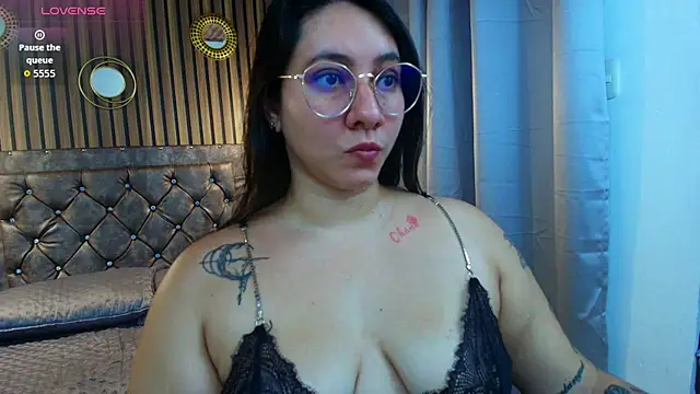 Snapshot of Agata_Monroe chatting on May 6, 2026, 7:19 pm Agata Monroe online show from May 6, 2026, 7:19 pm