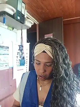 Snapshot of Ivon_C chatting on May 26, 2026, 1:29 pm Ivon C online show from May 26, 2026, 1:29 pm