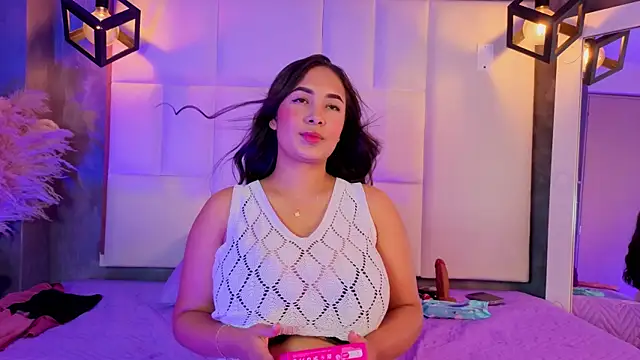 Violetta rose  online show from June 7, 2026, 12:15 am