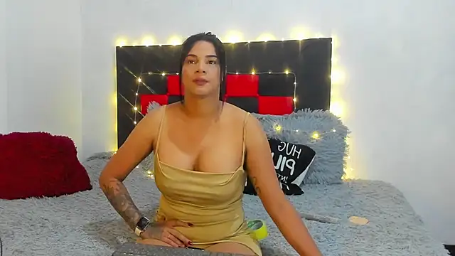 Snapshot of camila_valenciia_ chatting on April 21, 2026, 10:43 am camila valenciia online show from April 21, 2026, 10:43 am