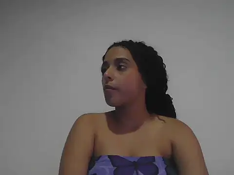 Snapshot of khiara_jhones chatting on May 1, 2026, 7:24 am khiara jhones online show from May 1, 2026, 7:24 am