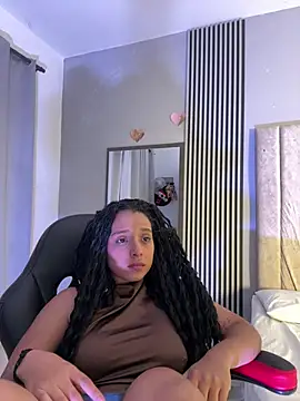 Snapshot of khiara_jhones chatting on May 14, 2026, 3:57 am khiara jhones online show from May 14, 2026, 3:57 am