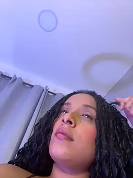 Snapshot of khiara_jhones chatting on May 16, 2026, 10:52 pm khiara jhones online show from May 16, 2026, 10:52 pm