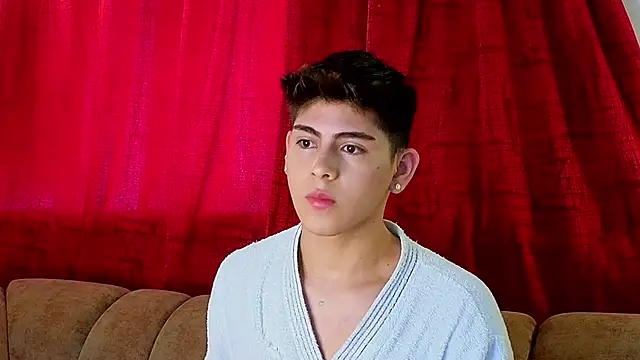 josethariaz25 online show from April 23, 2026, 3:58 pm