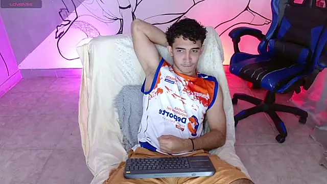 Snapshot of caius_bigcock1 chatting on May 24, 2026, 2:00 pm caius bigcock1 online show from May 24, 2026, 2:00 pm