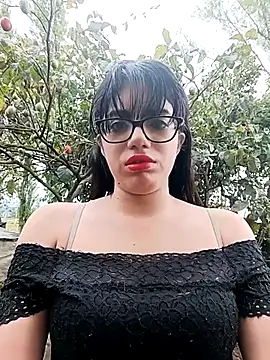 Snapshot of Dayii_sweet chatting on May 18, 2026, 4:57 pm Dayii sweet online show from May 18, 2026, 4:57 pm