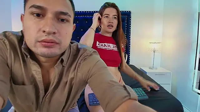 Snapshot of Alissa_and_alann chatting on May 1, 2026, 10:20 am Alissa and alann online show from May 1, 2026, 10:20 am