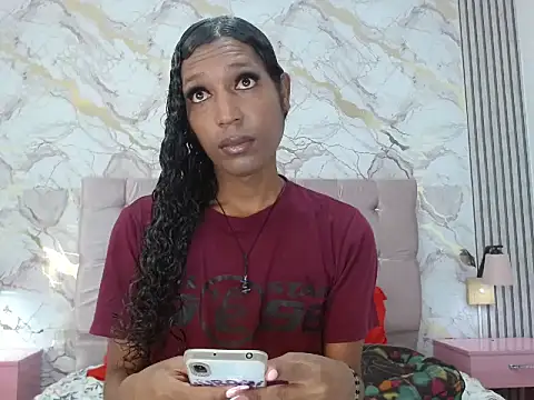 Mia Hiills online show from June 22, 2026, 12:35 pm