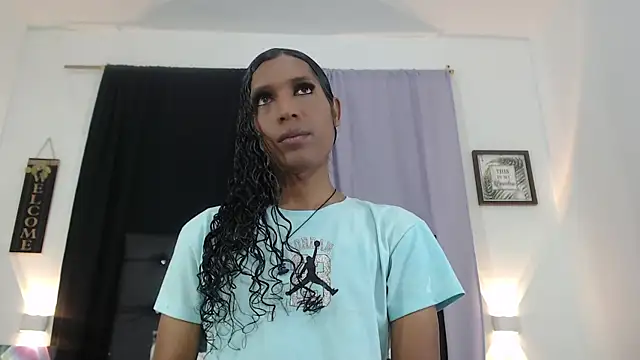 Mia Hiills online show from July 7, 2026, 12:42 pm
