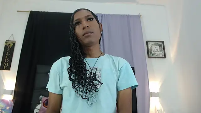 Mia Hiills online show from July 11, 2026, 12:30 pm