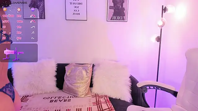 LizzyPonce  online show from May 29, 2026, 4:10 am