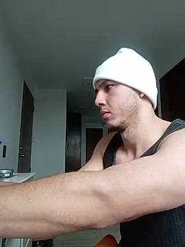 Snapshot of Maxx_valiant chatting on April 23, 2026, 12:04 pm Maxx valiant online show from April 23, 2026, 12:04 pm