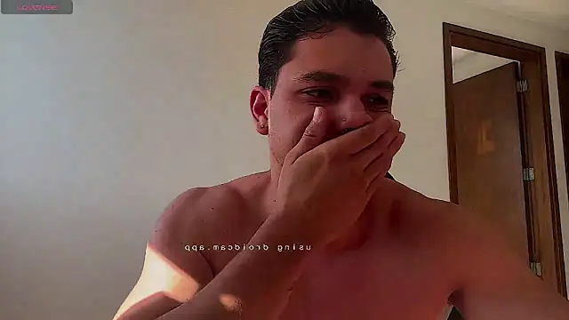 Snapshot of Maxx_valiant chatting on May 28, 2026, 1:19 pm Maxx valiant online show from May 28, 2026, 1:19 pm