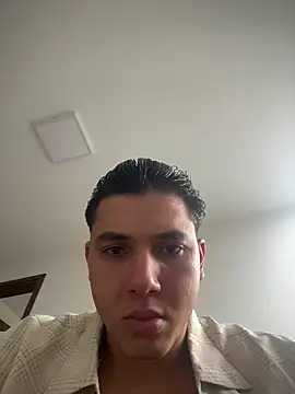 Snapshot of Maxx_valiant chatting on May 29, 2026, 2:15 pm Maxx valiant online show from May 29, 2026, 2:15 pm