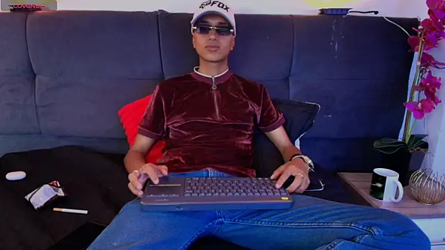 Alan Colthon online show from May 21, 2026, 3:46 am