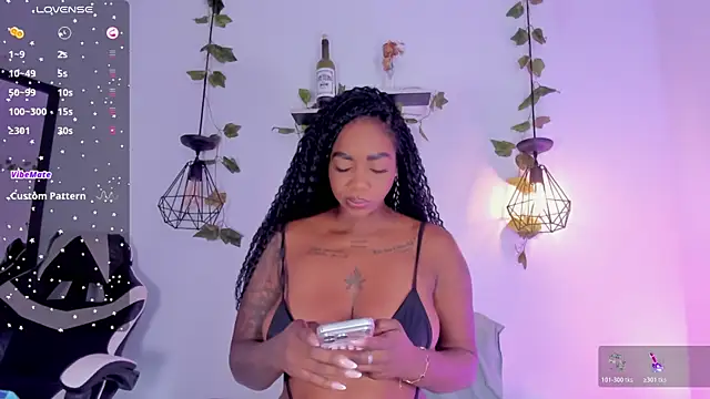 Snapshot of venusmillan22 chatting on May 6, 2026, 2:00 pm venusmillan22 online show from May 6, 2026, 2:00 pm