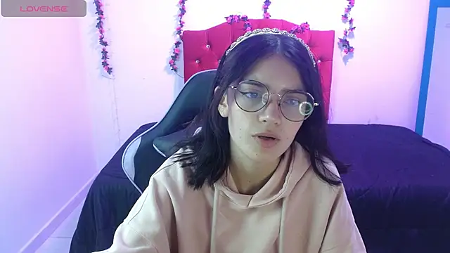 jaide16092020 online show from April 28, 2026, 8:25 pm