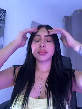 Snapshot of IsabellaNoir_ chatting on April 22, 2026, 10:55 pm IsabellaNoir online show from April 22, 2026, 10:55 pm