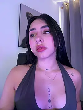 Snapshot of IsabellaNoir_ chatting on April 25, 2026, 7:44 pm IsabellaNoir online show from April 25, 2026, 7:44 pm