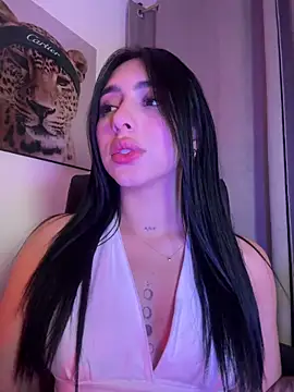 Snapshot of IsabellaNoir_ chatting on April 28, 2026, 2:27 am IsabellaNoir online show from April 28, 2026, 2:27 am
