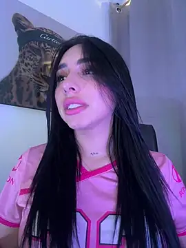 Snapshot of IsabellaNoir_ chatting on May 1, 2026, 8:46 pm IsabellaNoir online show from May 1, 2026, 8:46 pm
