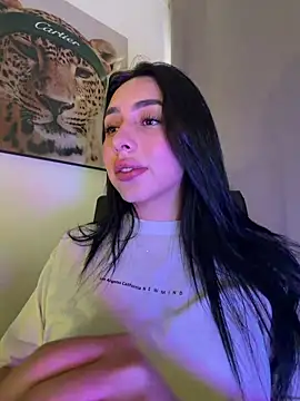 Snapshot of IsabellaNoir_ chatting on May 4, 2026, 9:00 pm IsabellaNoir online show from May 4, 2026, 9:00 pm