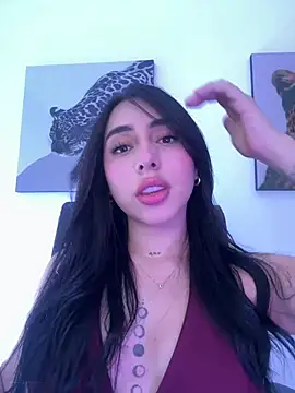 Snapshot of IsabellaNoir_ chatting on May 5, 2026, 8:39 pm IsabellaNoir online show from May 5, 2026, 8:39 pm