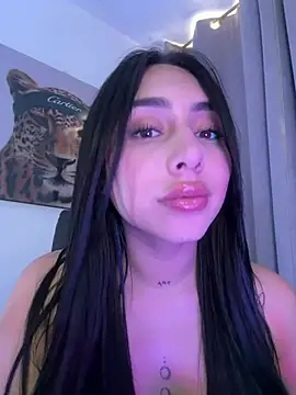 Snapshot of IsabellaNoir_ chatting on May 10, 2026, 7:41 pm IsabellaNoir online show from May 10, 2026, 7:41 pm