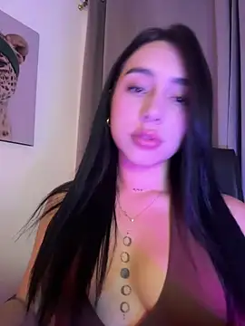 Snapshot of IsabellaNoir_ chatting on May 13, 2026, 11:44 pm IsabellaNoir online show from May 13, 2026, 11:44 pm