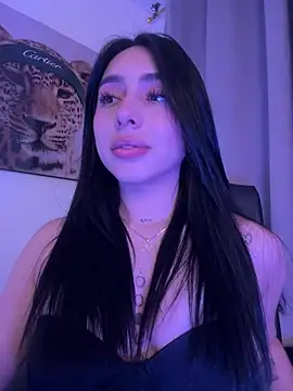 Snapshot of IsabellaNoir_ chatting on May 27, 2026, 1:57 am IsabellaNoir online show from May 27, 2026, 1:57 am