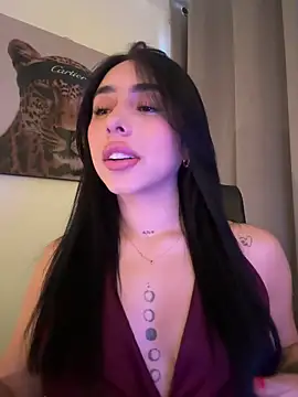 IsabellaNoir  online show from June 16, 2026, 10:23 pm