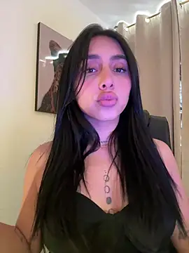 IsabellaNoir  online show from July 6, 2026, 4:20 pm