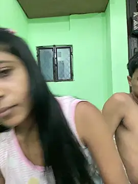 hot-couple-0 online show from May 30, 2026, 8:22 am