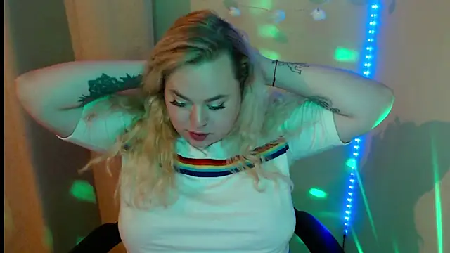 sweetvlada online show from May 5, 2026, 8:17 pm