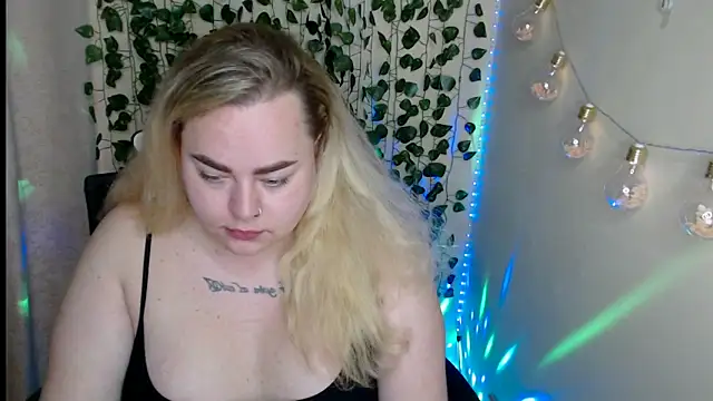 sweetvlada online show from May 16, 2026, 3:55 pm