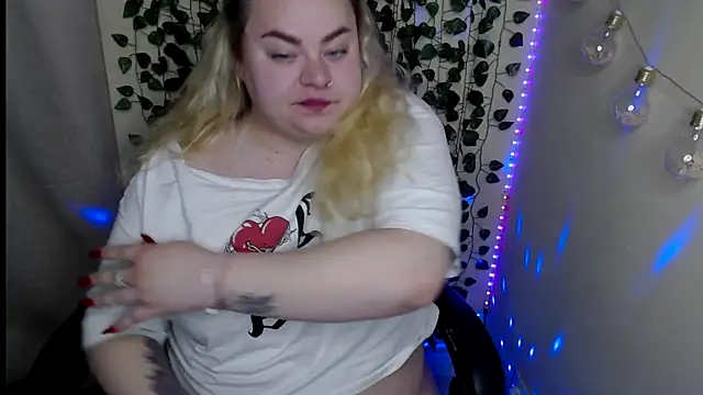 sweetvlada online show from May 19, 2026, 5:58 am
