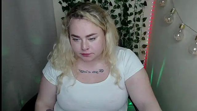 sweetvlada online show from May 19, 2026, 6:14 pm