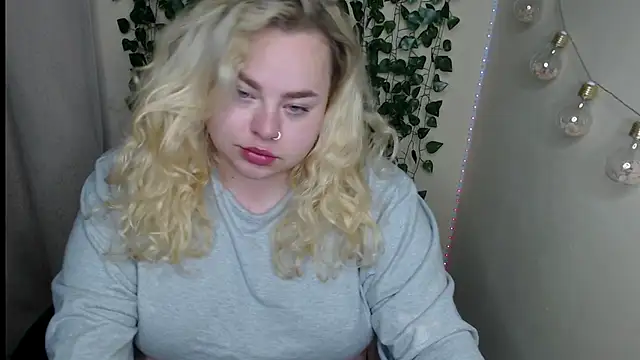 sweetvlada online show from May 21, 2026, 2:40 am