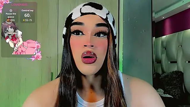 Snapshot of Camila_Vasquezz1 chatting on July 8, 2026, 12:20 pm Camila Vasquezz1 online show from July 8, 2026, 12:20 pm